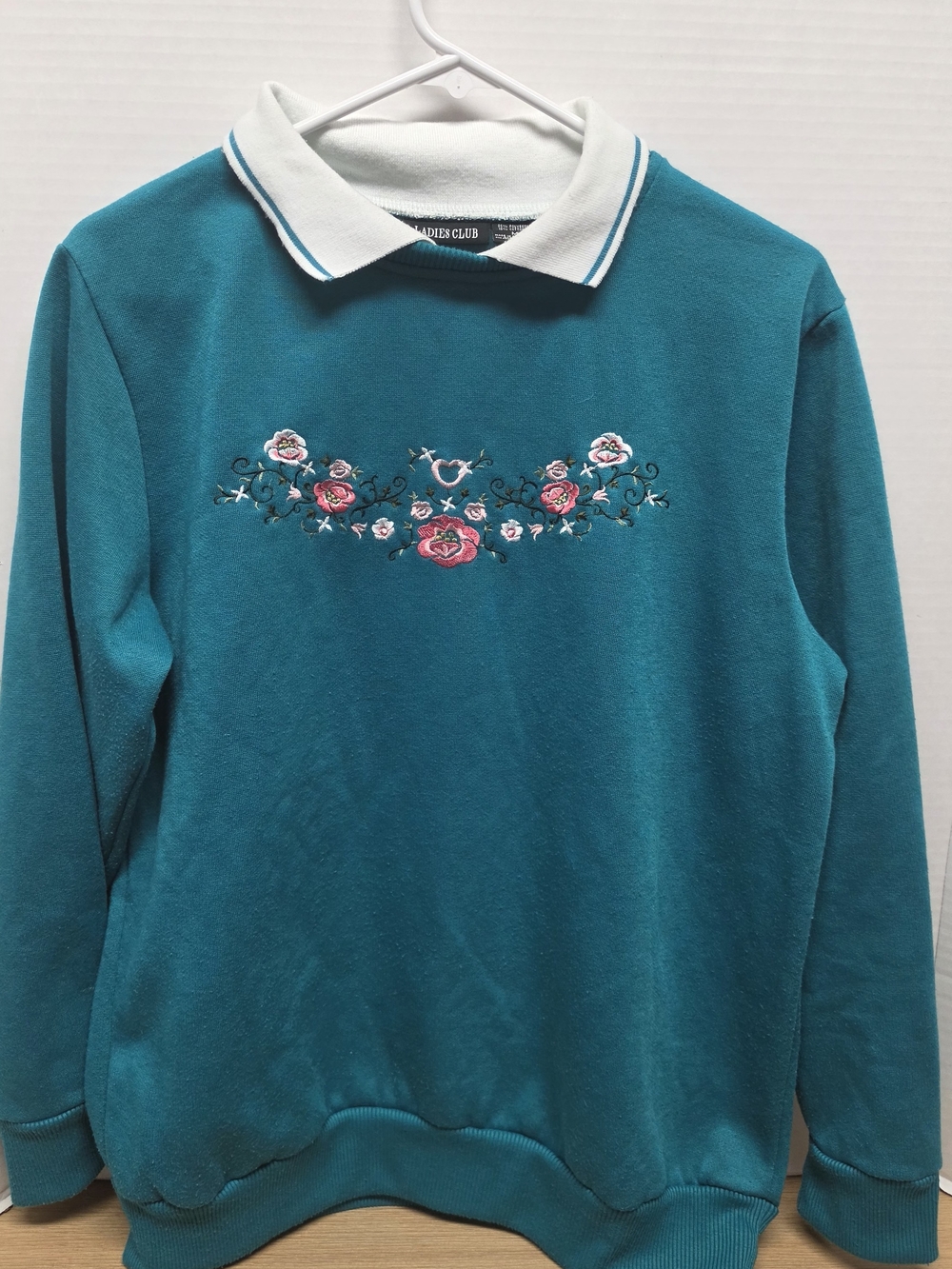 Vintage Ladies Club Teal Embroidered Floral Collared Sweatshirt - Size Medium